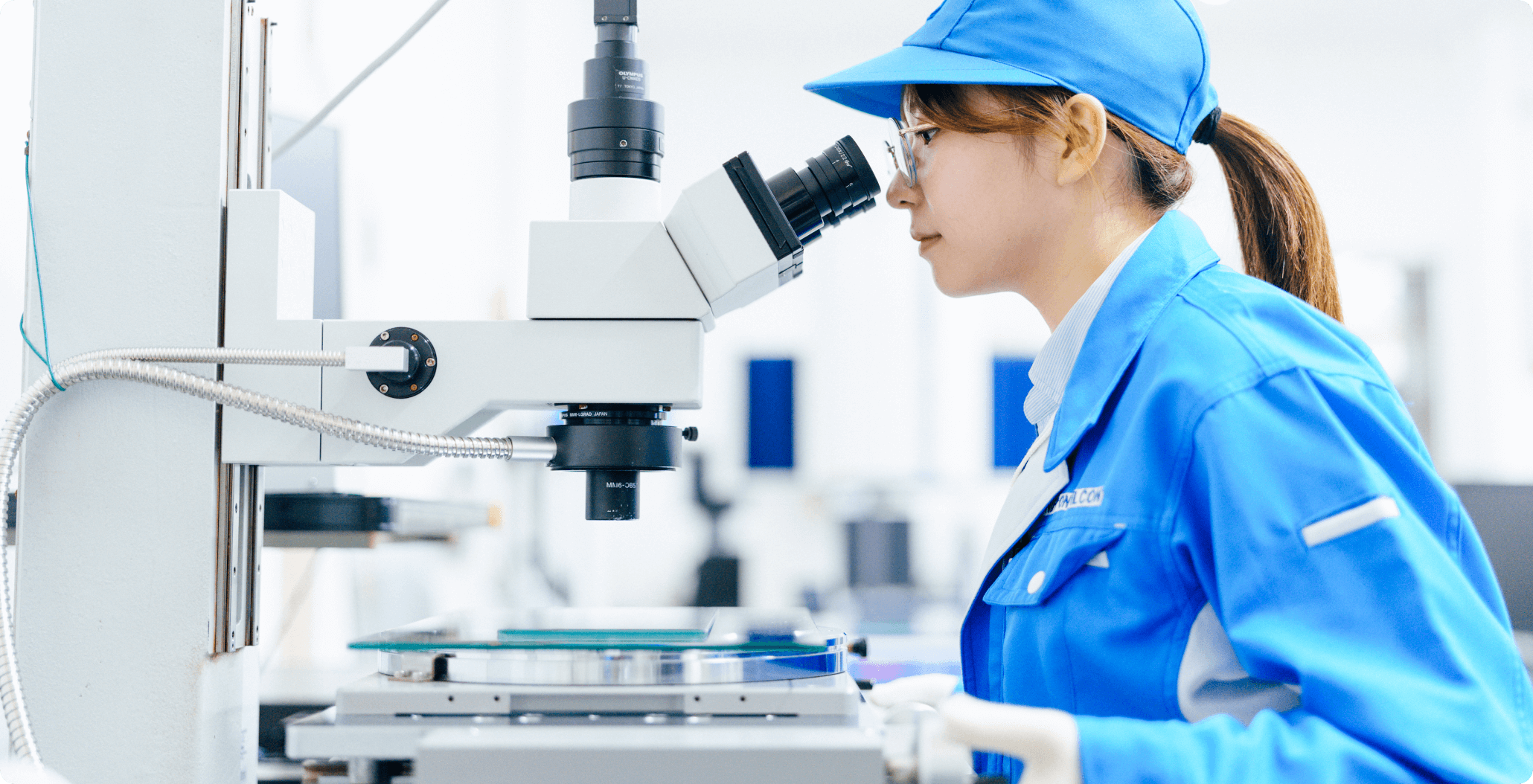 さらなる効率化を目指して、工場のDX化にも携わる。イメージ写真